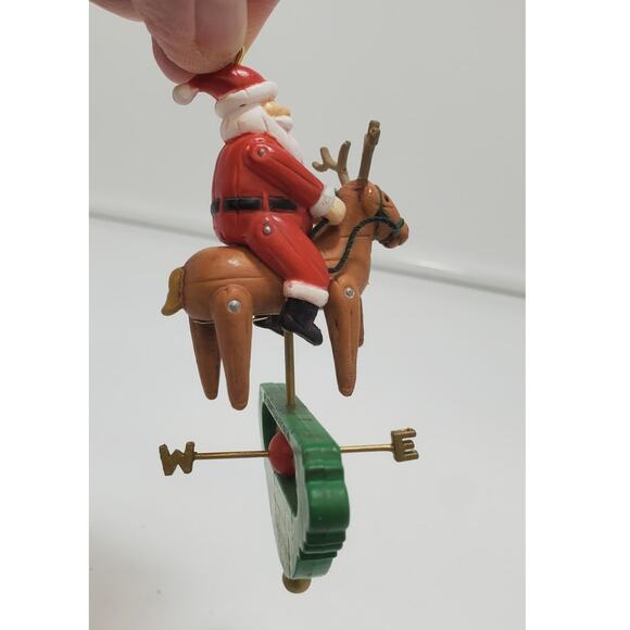 CHRISTMAS TREE ORNAMENT VINTAGE 1990 GILMORE REINDEER COMPASS SANTA CLAUS 3.5" - Picture 2 of 6